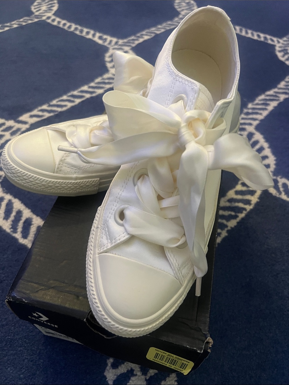 Chuck Taylor 7 1/2 Satin Ribbon cream Sneakers
